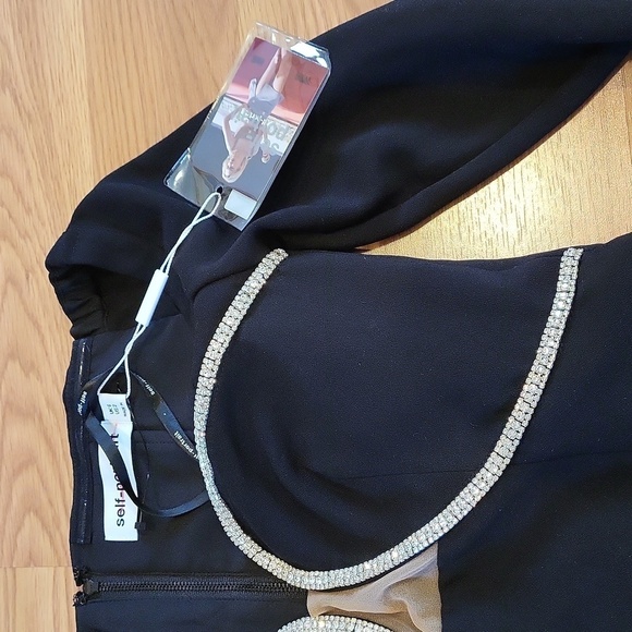 NWT Self Portrait Black Off-The-Shoulder Crepe Top Sz2 - Picture 9 of 12